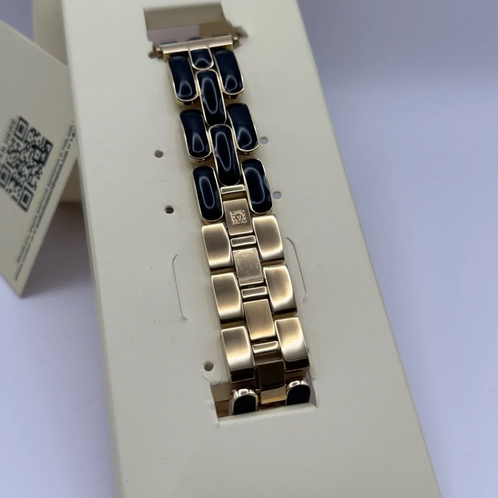 Elegant Gold and Black Apple Watch Band